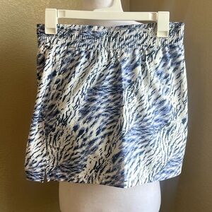 THE NORTH FACE blue and white print athletic skort | small